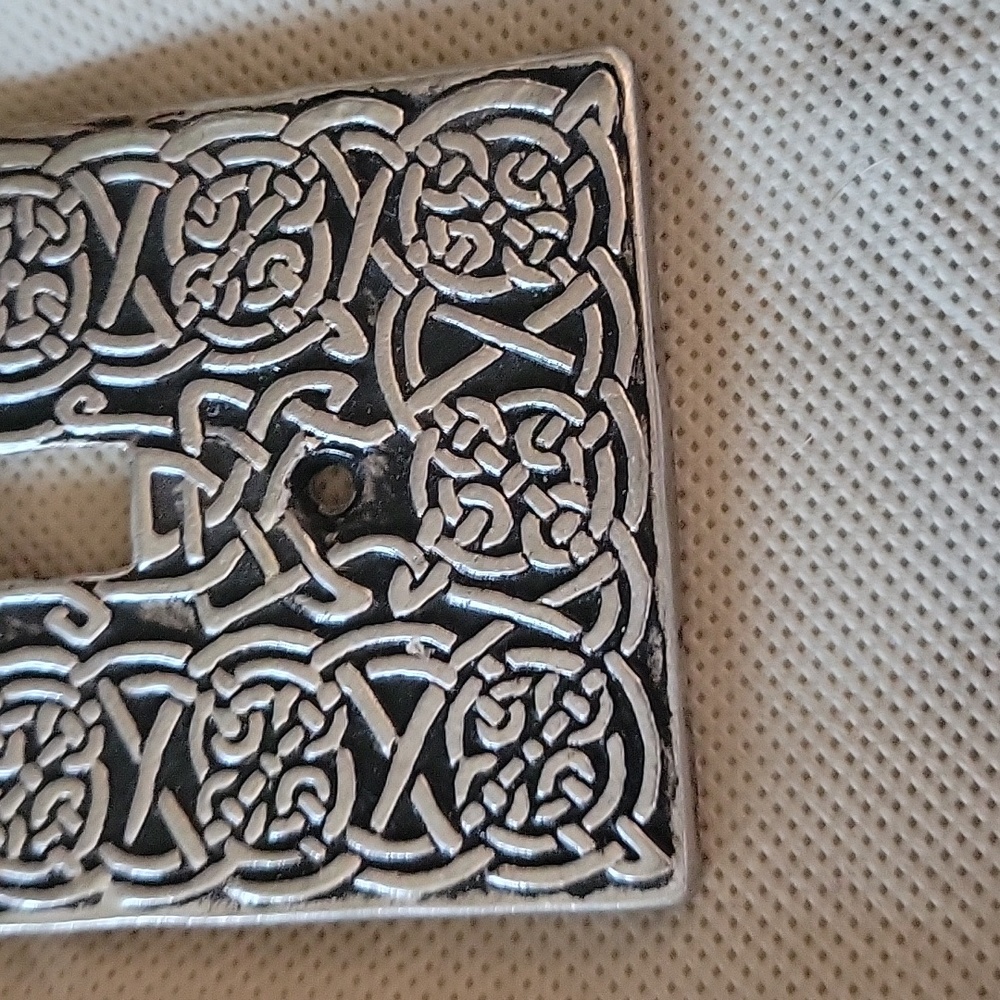 Celtic Knot Fellowship Foundry switch plate - Picture 3 of 5